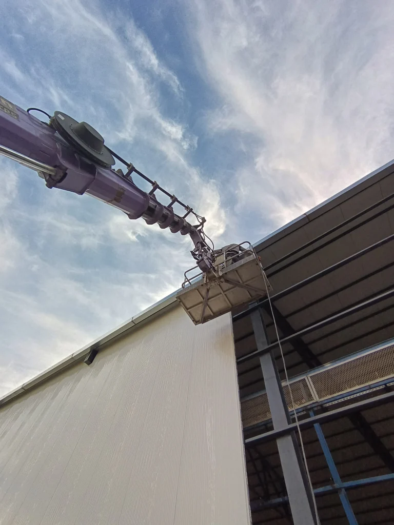 WhatsApp Image 2025-01-19 at 16.06.04